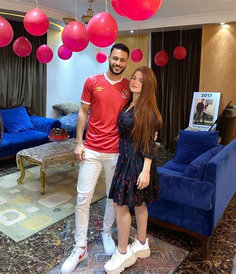 احمد حسن لاعب الاهلى و زوجته